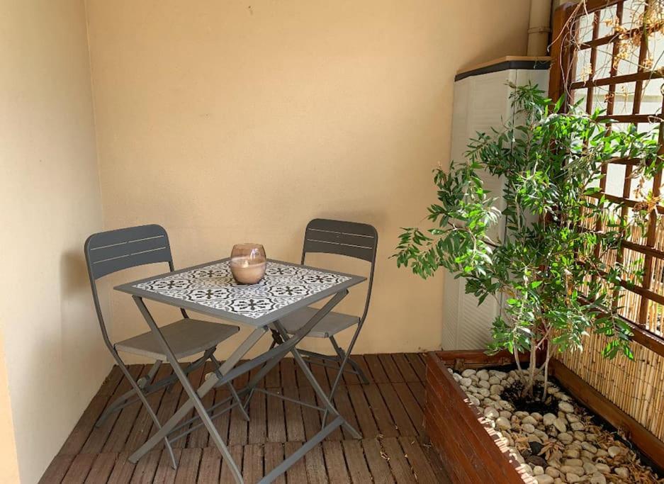 Grand Studio Avec Coin Nuit, Proche Mer Et Montagnes Roquebrune-sur-Argens Exterior photo